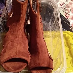 Open toe Brown suede like shoe